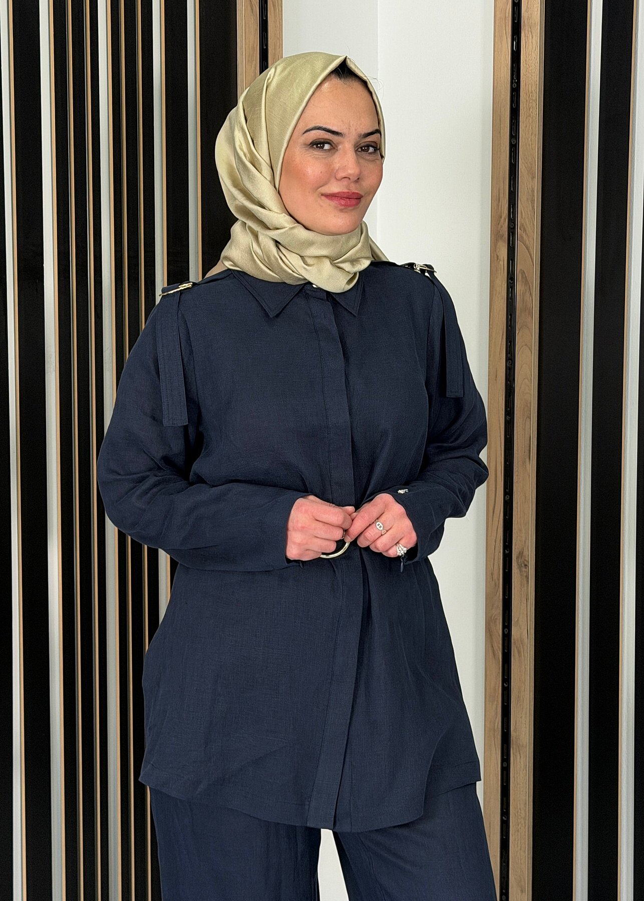 Miss Dalida Gizli Patlı Omuz Detaylı Keten Gömlek Dark Navy - 3