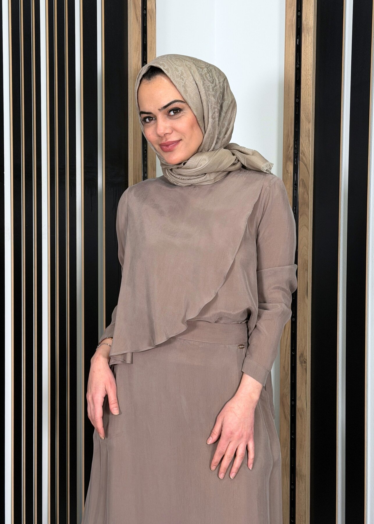 Miss Dalida Ön Kısmı Hareketli Cupro Tunik Cacao Powder - 1