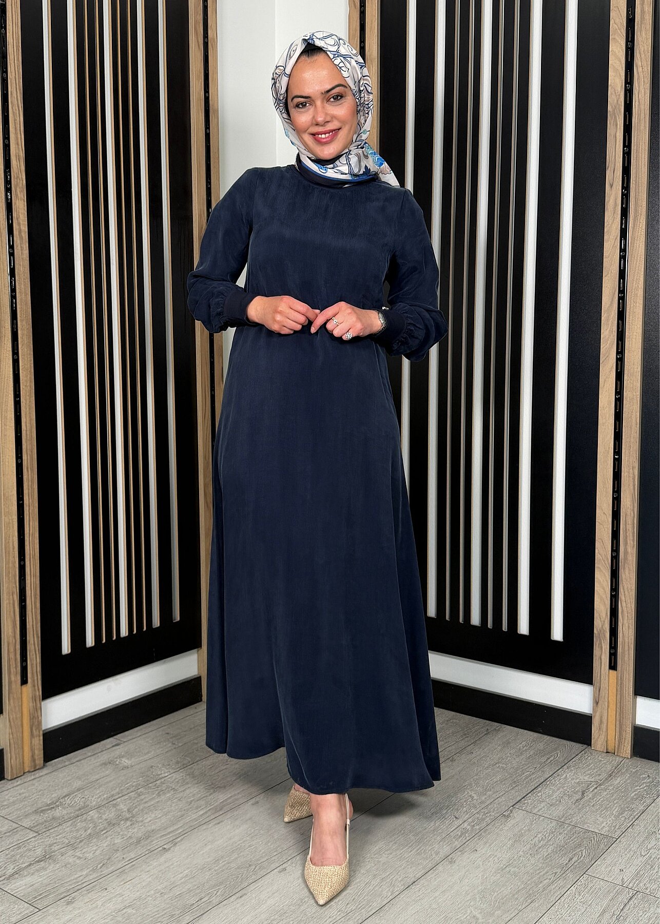 Miss Dalida Yuvarlak Yaka Cupro Uzun Elbise Dark Navy - 1
