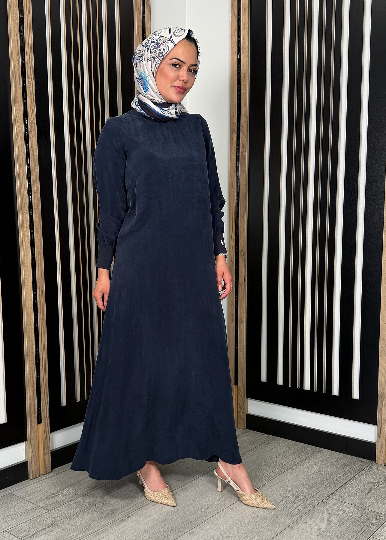 Miss Dalida Yuvarlak Yaka Cupro Uzun Elbise Dark Navy - 4