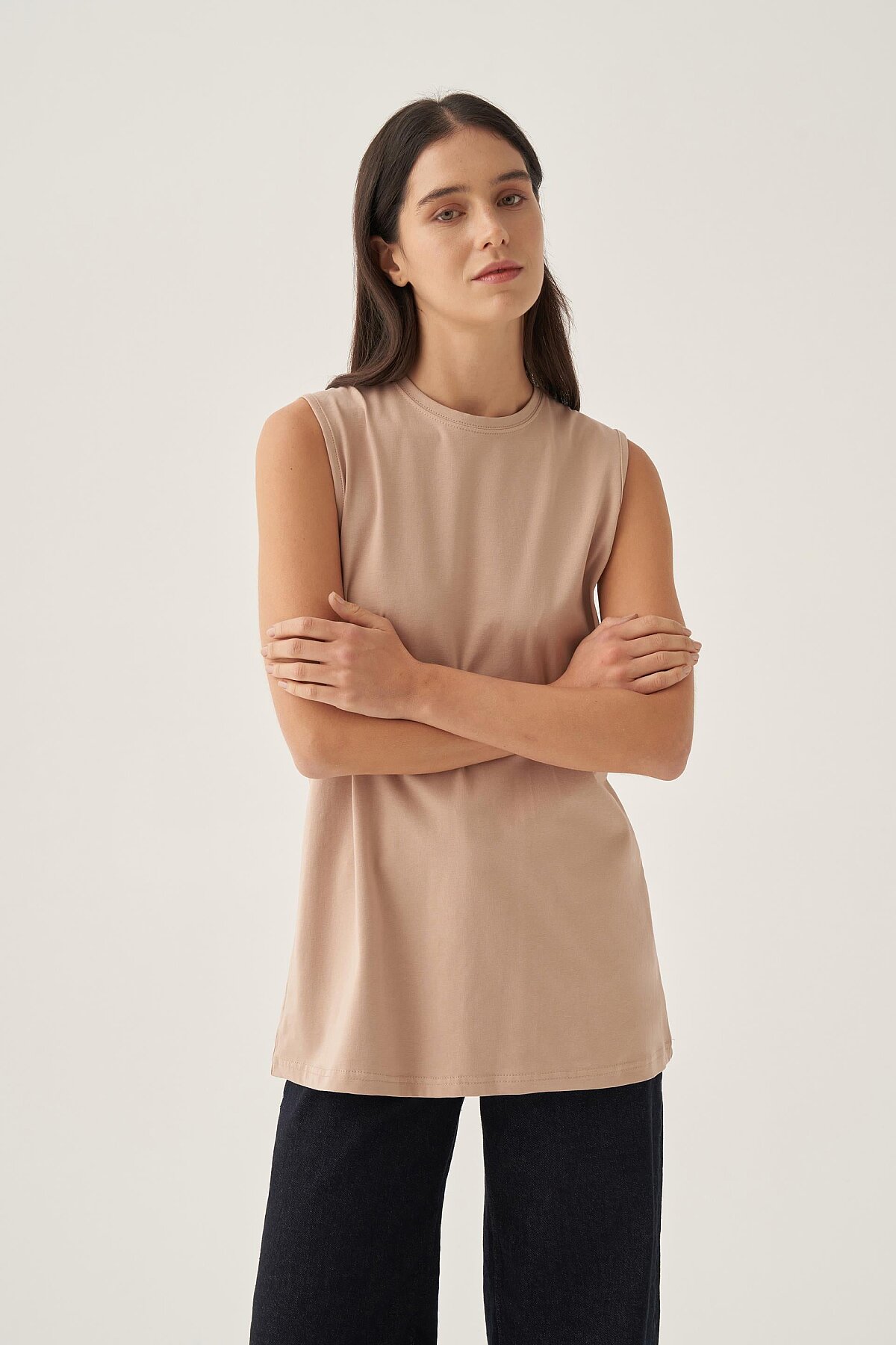 Nazlınur Collection Bisiklet Yaka Kolsuz Pamuklu Likralı T-Shirt BEJ - 1