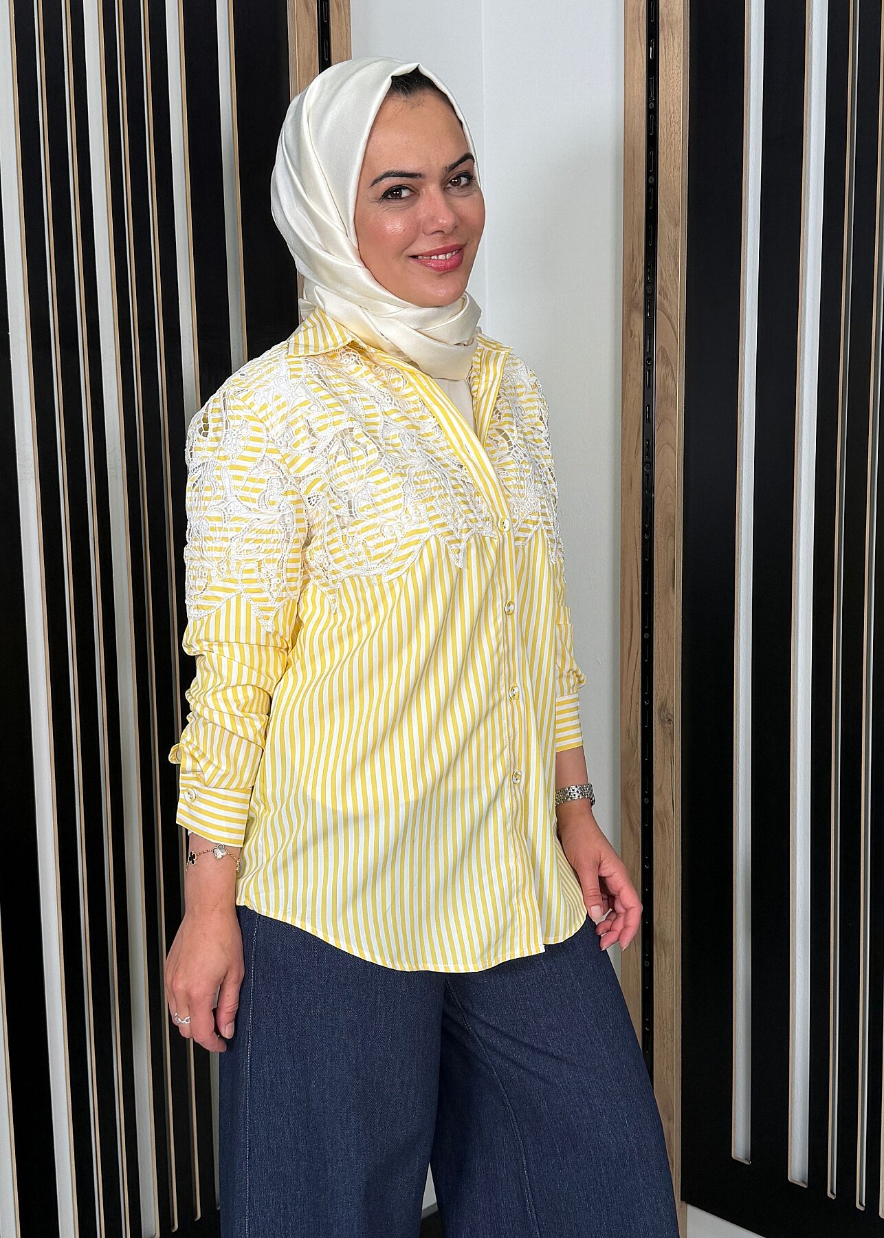 Nazlınur Collection Brode Detaylı Çizgili Gömlek SARI - 3