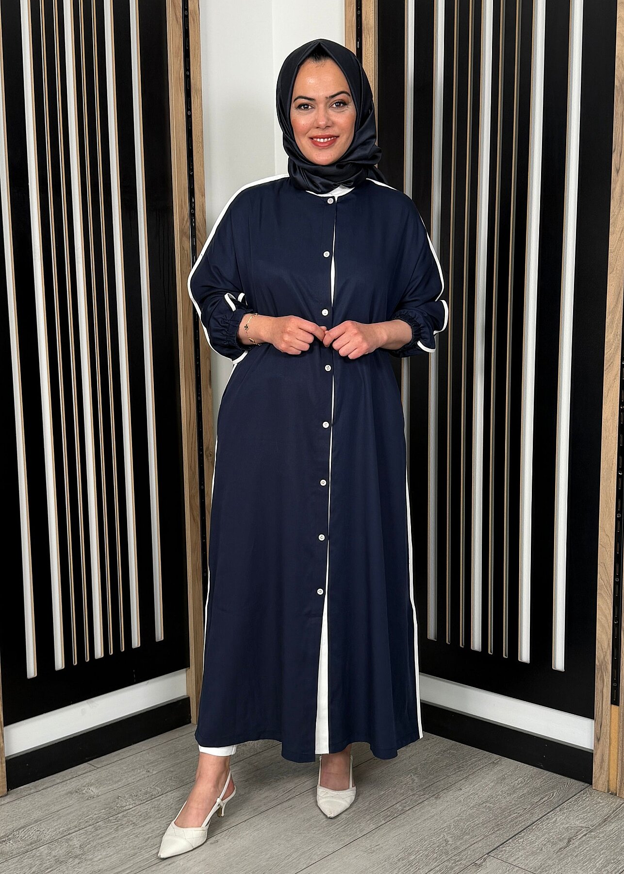 Nazlınur Collection Çizgi Detaylı Yanları Yırtmaçlı Kap LACİVERT - 1