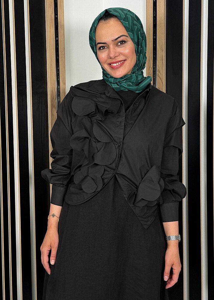 Nazlınur Collection Önü Çiçekli Gömlek SİYAH