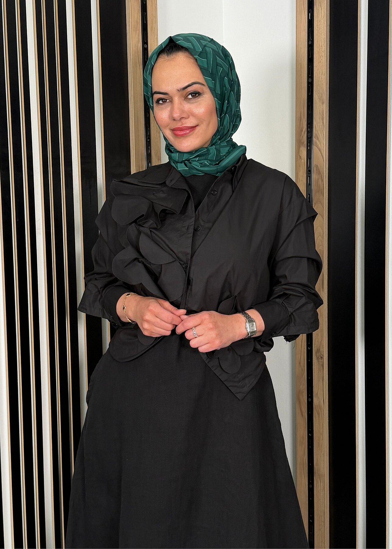 Nazlınur Collection Önü Çiçekli Gömlek SİYAH - 4