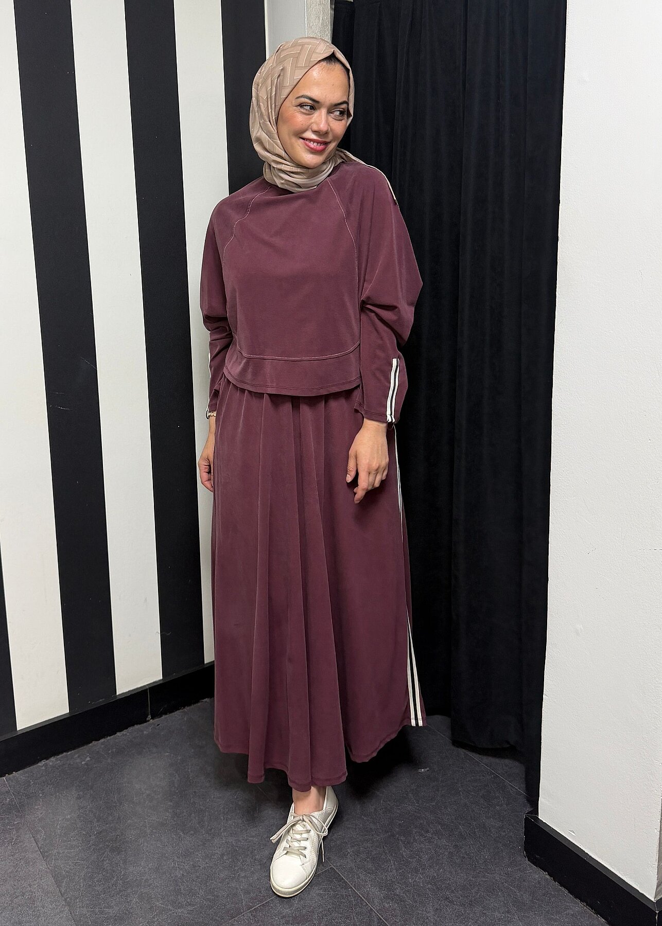 Nazlınur Collection Önü Dikiş Detaylı Şeritli Takım BORDO - 3