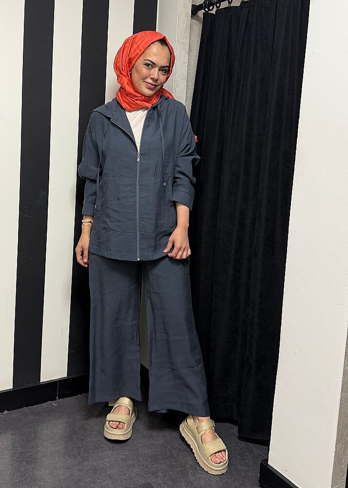 Nazlınur Collection Önü Fermuarlı ve Cepli Pantolonlu Tensel Takım ANTRASİT