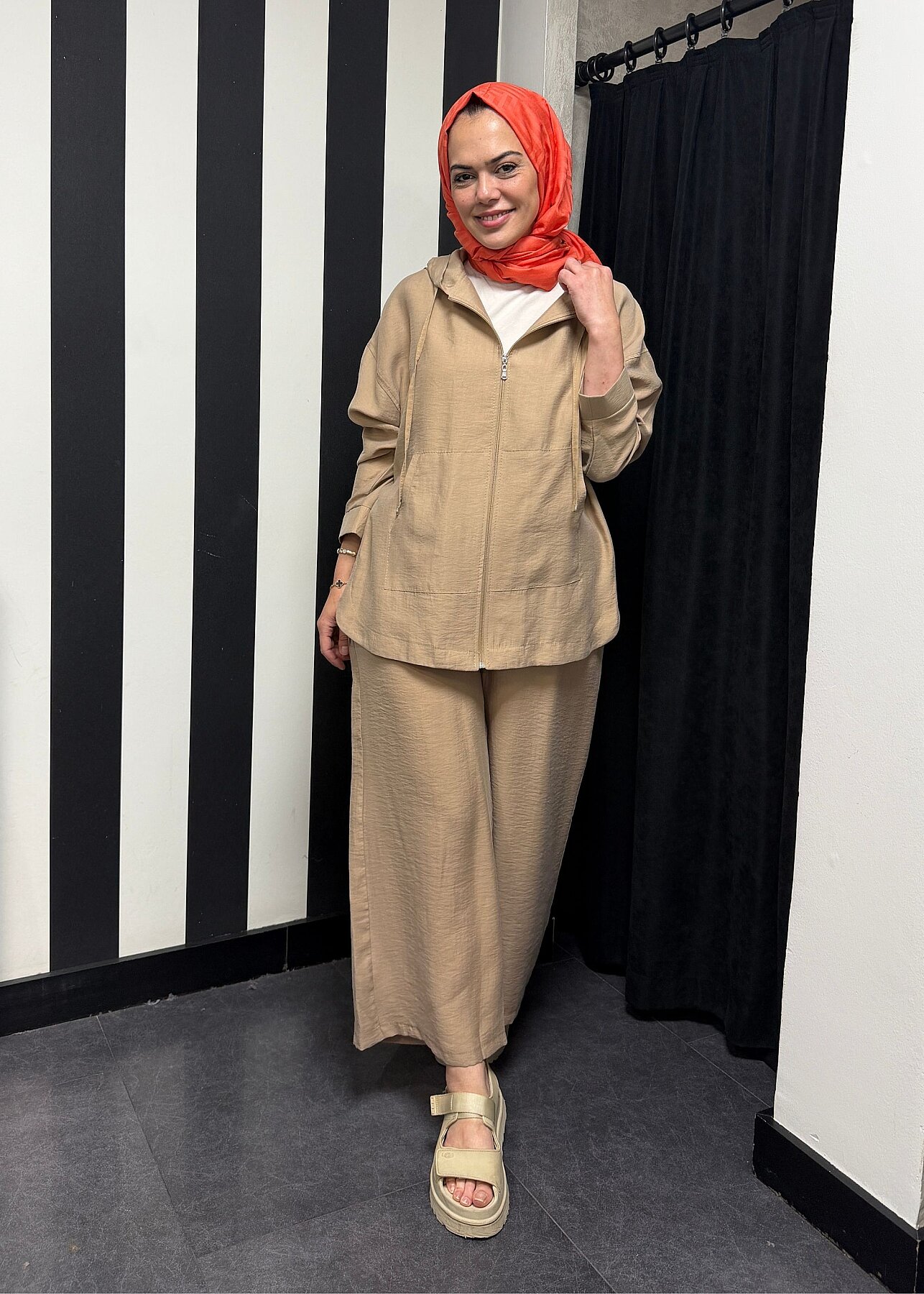 Nazlınur Collection Önü Fermuarlı ve Cepli Pantolonlu Tensel Takım BEJ - 2