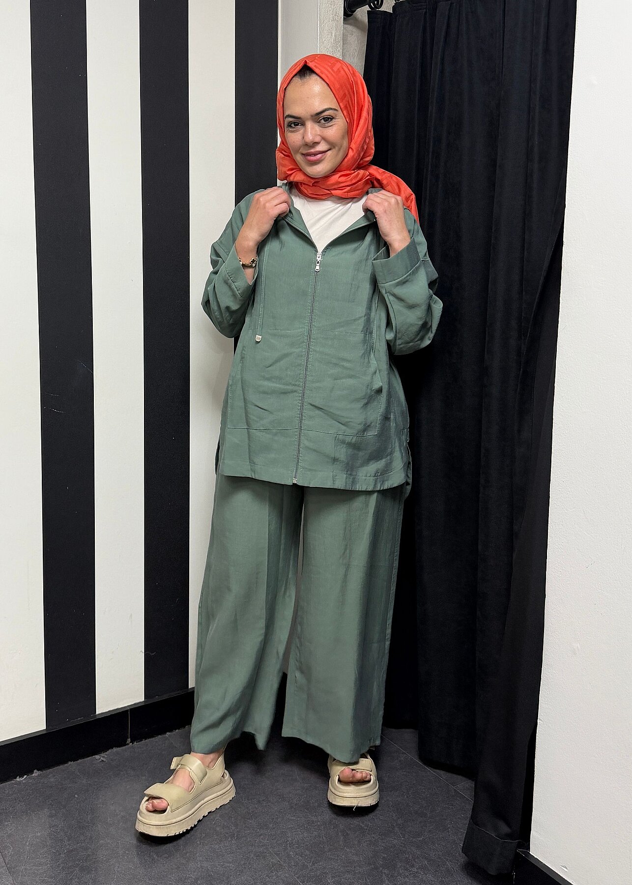 Nazlınur Collection Önü Fermuarlı ve Cepli Pantolonlu Tensel Takım ÇAĞLA - 1