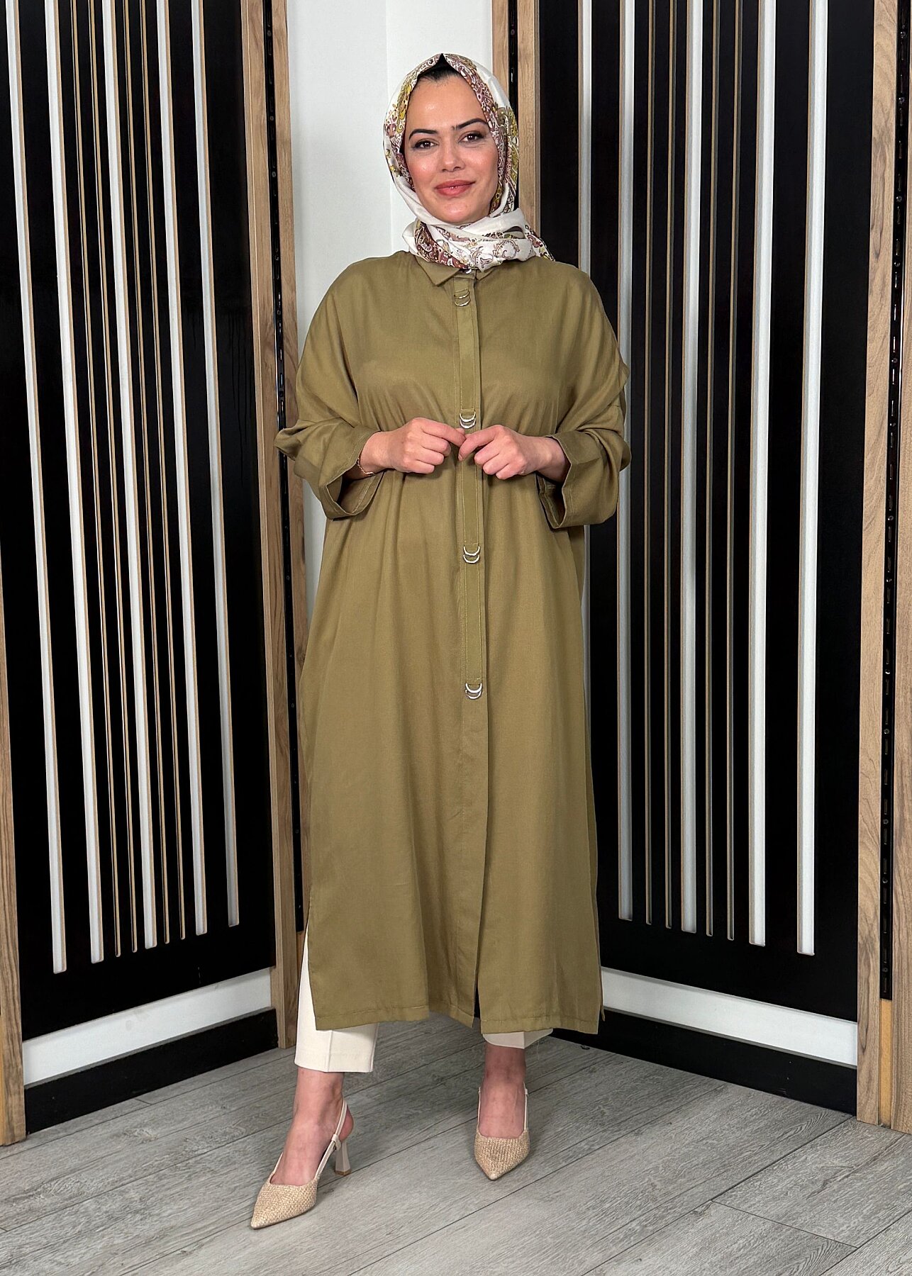 Nazlınur Collection Önü Gizli Düğmeli Yanları Yırtmaçlı Kap HAKİ - 2