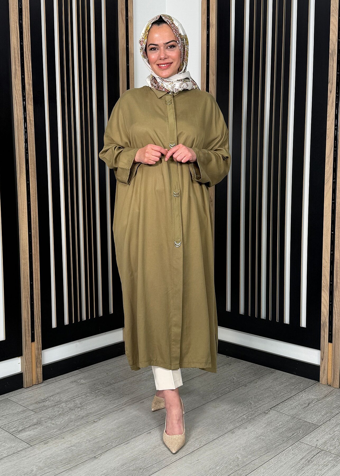Nazlınur Collection Önü Gizli Düğmeli Yanları Yırtmaçlı Kap HAKİ - 1