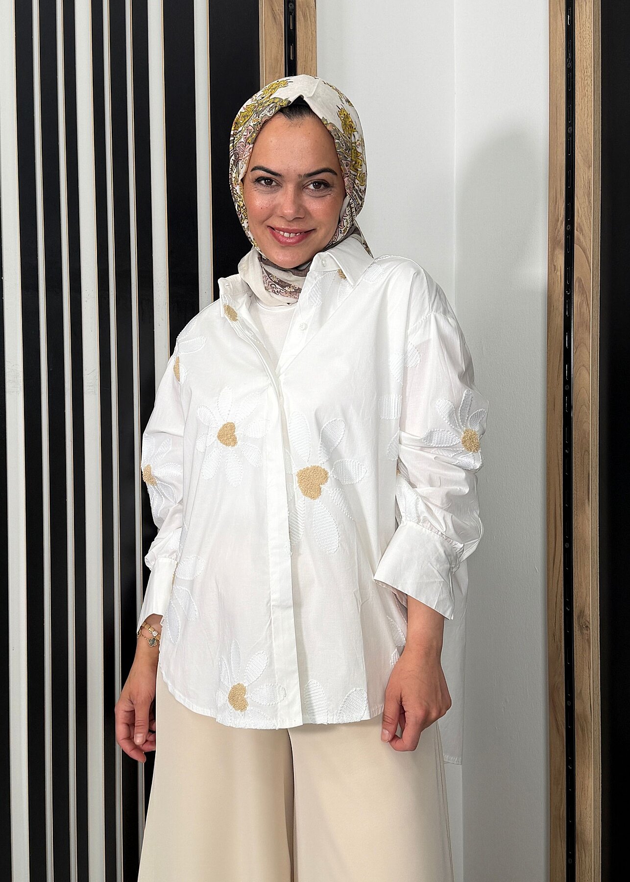 Sempre Pul Çiçek İşlemeli Gömlek IVORY - 2