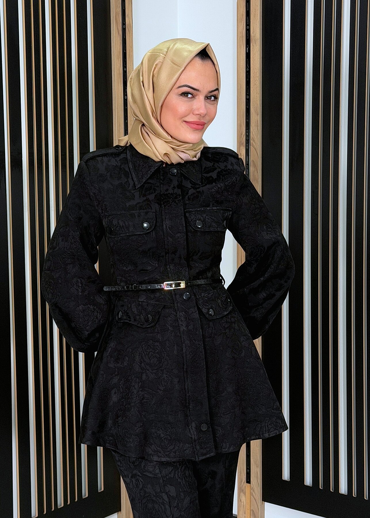 Vuu Çiçek Jakarlı Siyah Peplum Gömlek SİYAH - 2